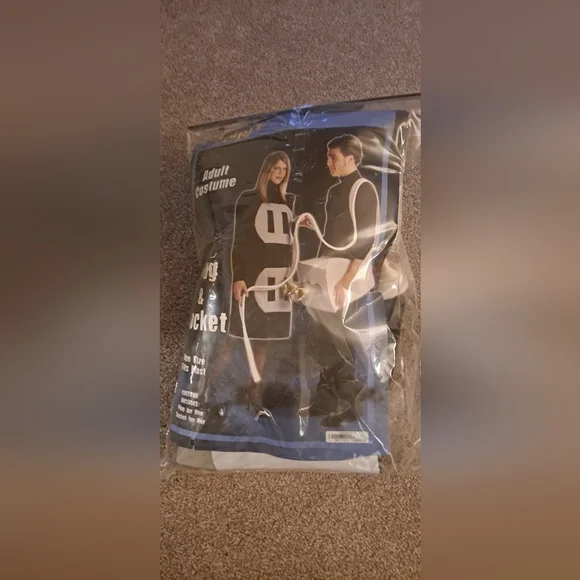 COSTUME - Picture 1 of 1